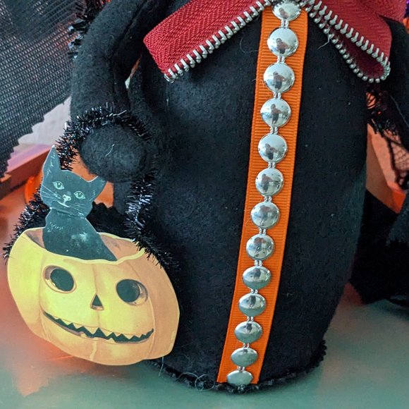 Hoot, Hoot, Halloween Owl And Pair Orange Glass Pumpkin Tea Light Holders - Picture 3 of 8